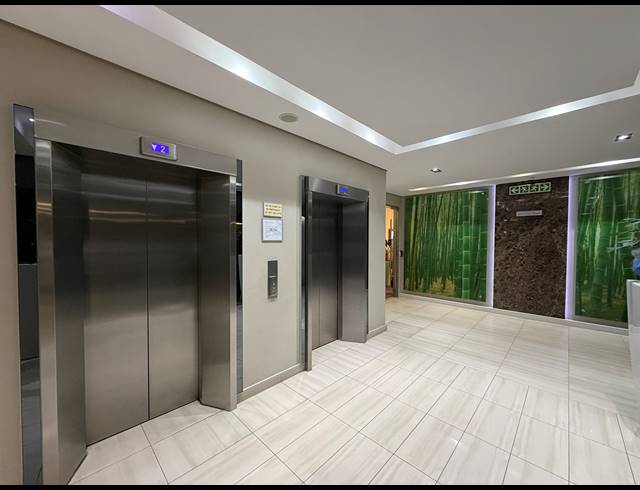 472M² BUILDING TO LET IN CLAREMONT